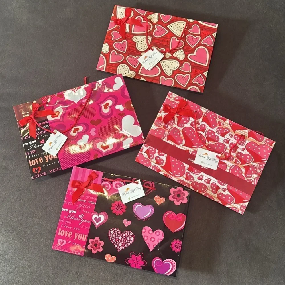 N/A gift bag